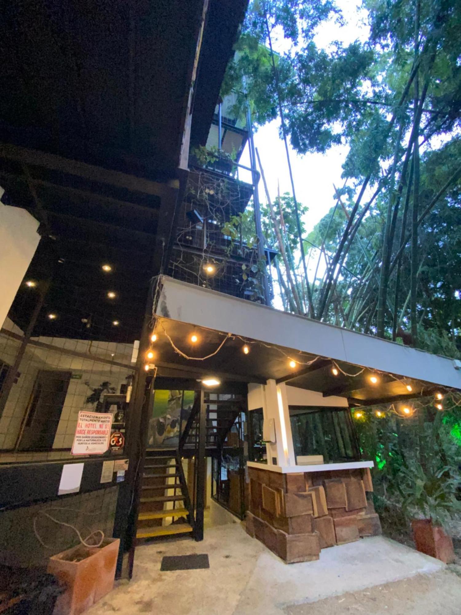 Carriqui Underground Hotel *